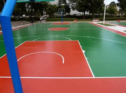 南岸球场地面翻新,裂缝修重要性